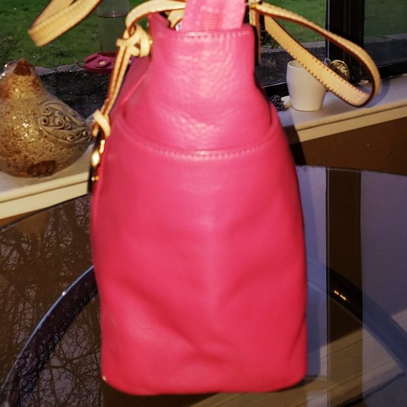 NEW MICHAEL KORS EAST WEST $398 MAGENTA PEBBLE LEATHER WITH GOLD LEATHER LINING - Picture 7 of 10